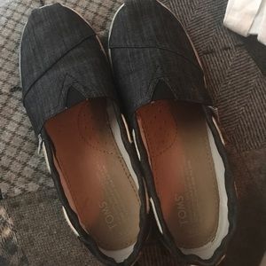Toms dark denim color